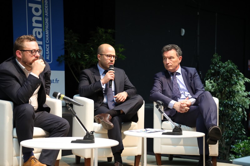 De gauche à droite : Olivier Portier (OPConseil), Jean-Baptiste Baud (Fédération Nationale Familles rurales), Franck Leroy (Conseiller régional) De gauche à droite : Olivier Portier (OPConseil), Jean-Baptiste Baud (Fédération Nationale Familles rurales), Franck Leroy (Conseiller régional)