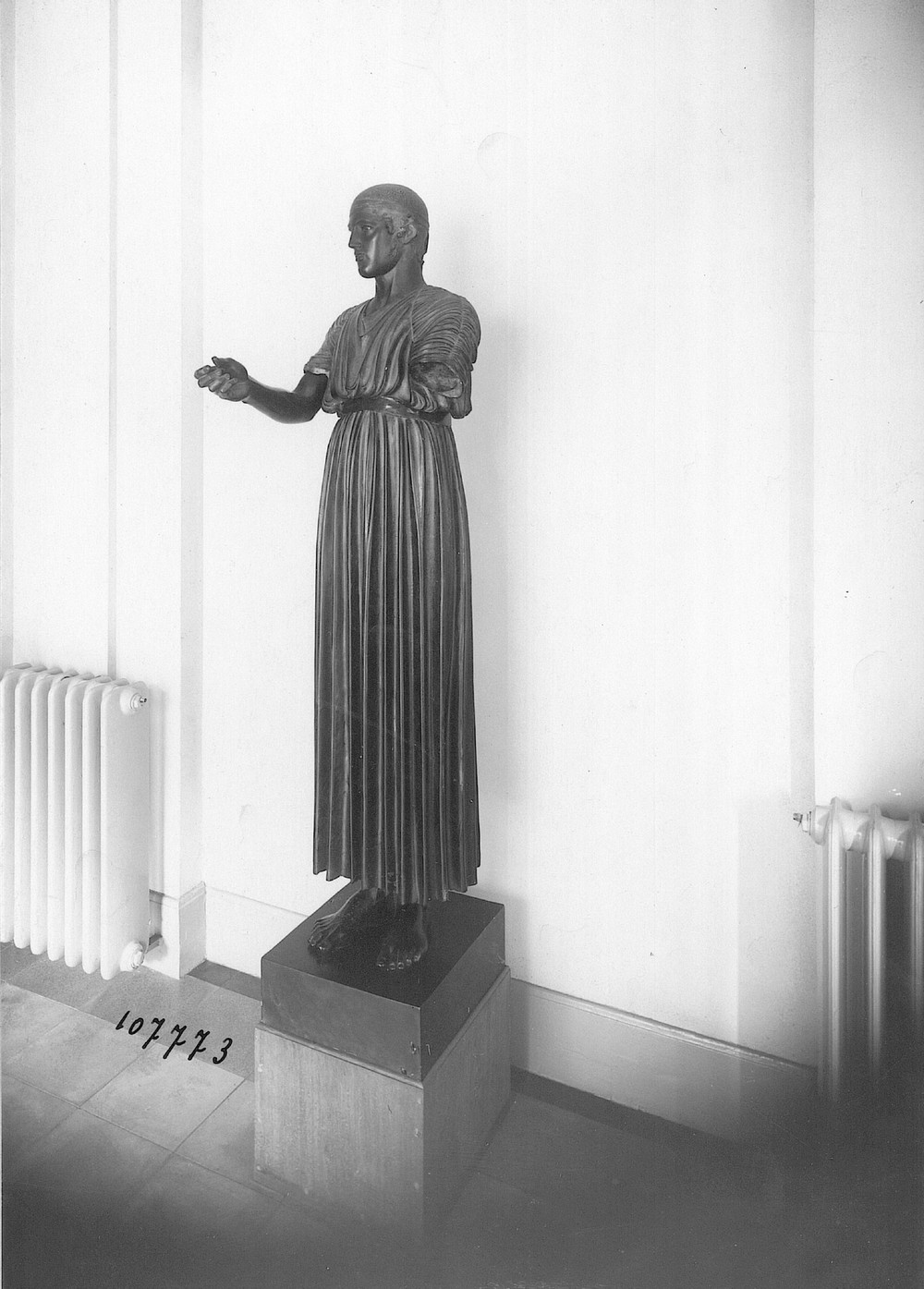 Inconnu - Sans titre –Vers 1940 Statue de l'internat