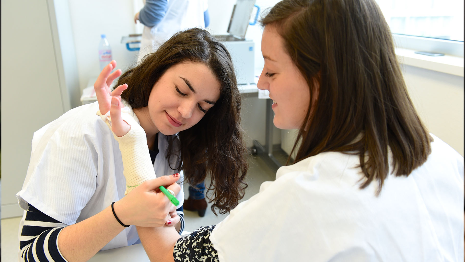 Vous former aux métiers​ du sanitaire et social​