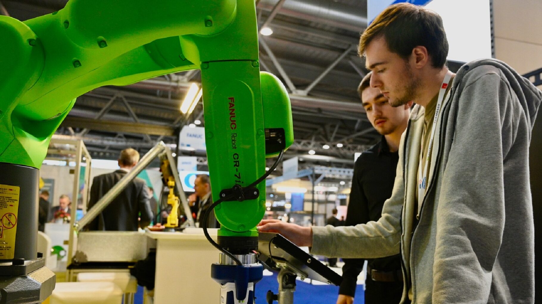 Robot vert sur un stand - Salon Be Est Industries du Futur Mulhouse