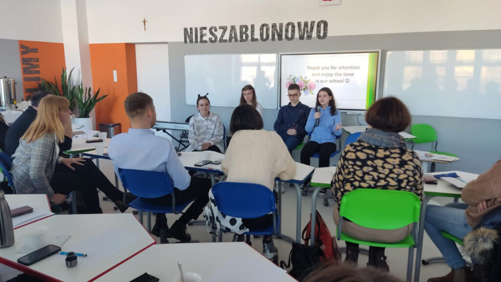 Ecole Jean-Paul II Lublin : Echange avec des jeunes collégiens sur leur vécu du confinement