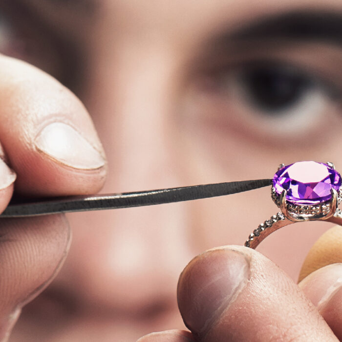 Une formation sur mesure en bijouterie-joaillerie