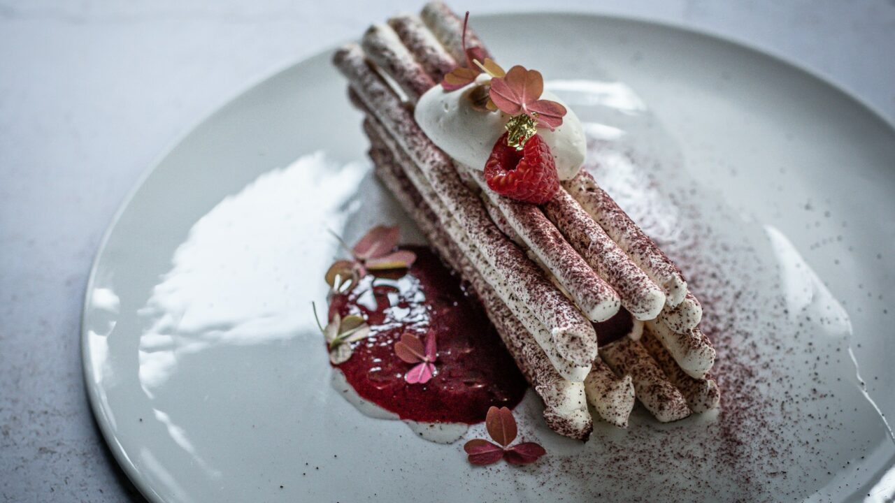 Le Vacherin fruits rouges et vanille de Tahiti