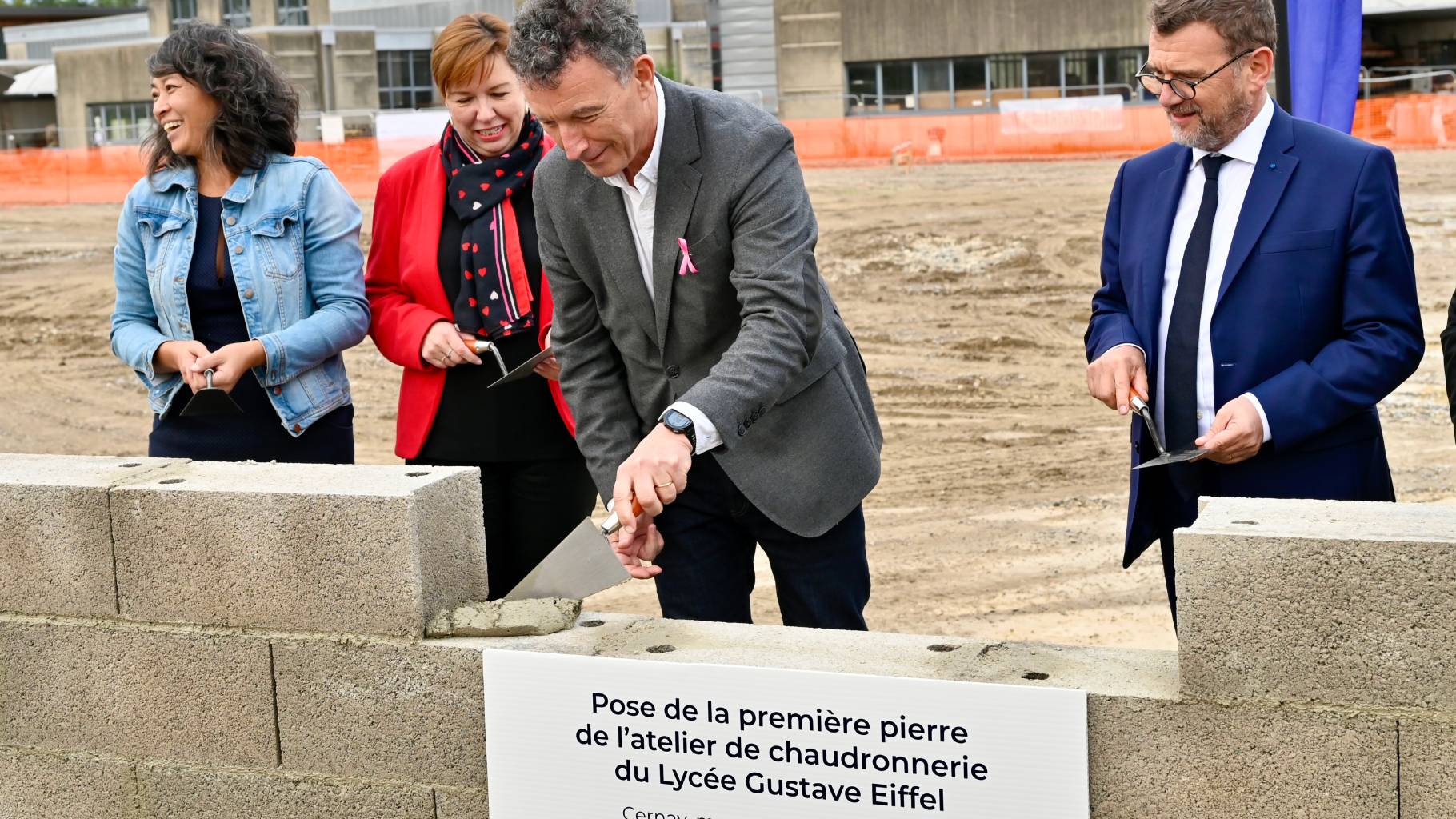 1ère pierre pour l’atelier de chaudronnerie du lycée Gustave Eiffel