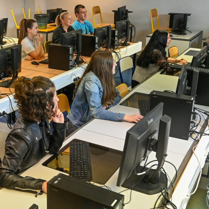 Un Hackathon pour 100 collégiens et lycéens